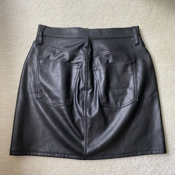 Universal Thread Women's High-Rise Black Faux Leather Mini Skirt Size 2 - Picture 3 of 5